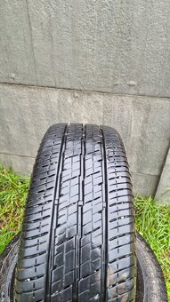 215/65 R15C continental - 2