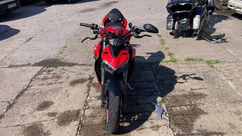 Ducati Streetfighter V2 - 2