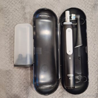 Elektrická zubná kefka Oral-B iO Series 4 (Matt Black) - 2