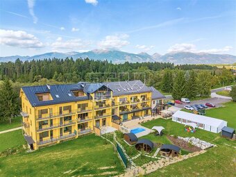 NA PREDAJ 3-IZBOVÝ NOVÝ ZARIADENÝ APARTMÁN "P14" V... - 2