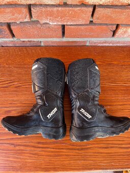 Detské čižmy na motorku. - 2