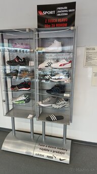 PRESKLANNE VITRINY. - 2