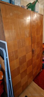 Starožitná skriňa - 2