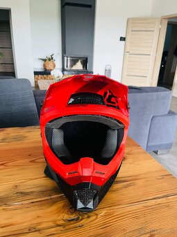 Prilba Cassida červená perleť - 2