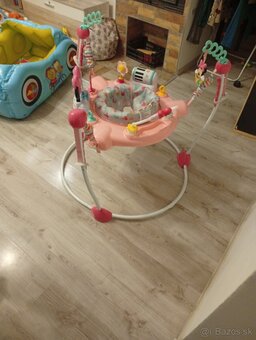 Hopsadlo Minnie Maus - 2