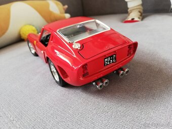 1:18 FERRARI 250 GTO - 2