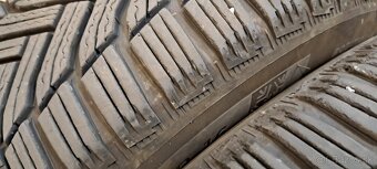 Predám 4ks pekné zimné 205/55r16-91H Michelin - 2