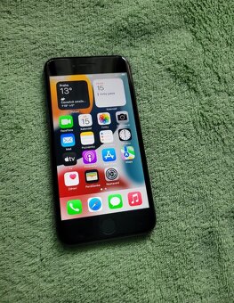 Apple iPhone 8 64gb s príslušenstvom - 2