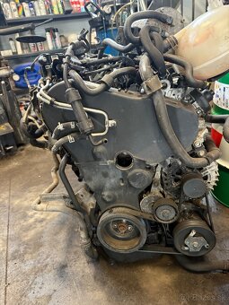 Motor s prevodovkou 2.0 TDi 110kW komplet nastrojený - 2