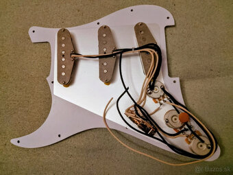 Predám nový kompletne zapojený pickguard na stratocaster - 2