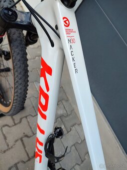 Karbónový horský bicykel Kellys Hacker 30 - 2