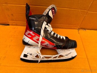 BRUSLE CCM JETSPEED FT4 PRO, vel, 42,5/8 R - 2