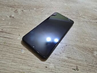 Samsung a13 plnefunkcny dual sim telefon s nabijacim kablom - 2