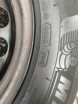 Predám 215/60 R16 - 2