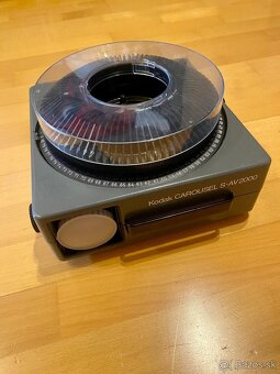 Kodak Carousel S-AV2000 diaprojektor + príslušenstvo - 2