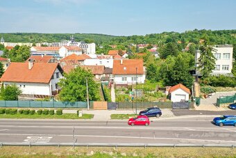 4-izbový rodinný dom s veľkým pozemkom v Lamači - 2