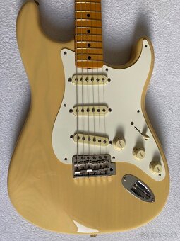 Fender American Vintage 57' Stratocaster - 2