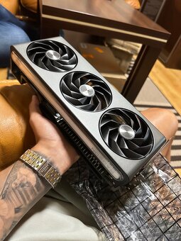 SAPPHIRE NITRO+ AMD Radeon RX 7900 XTX Vapor-X 24G - 2