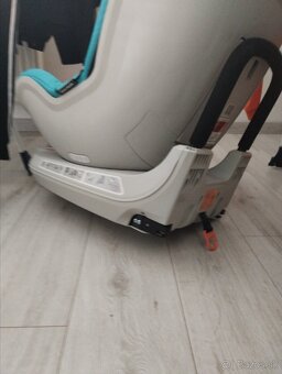 Detská autosedačka. Soláriá. - 2