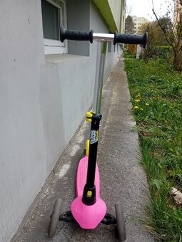 Dievčenská kolobežka - 2