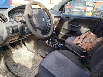Rozpredám Ford fiesta 1.4 50kw 2005 - 2