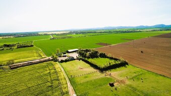 Agrofarma/Rančík v Trnave smer Ružindol s pozemkom 9886 m2 - 2