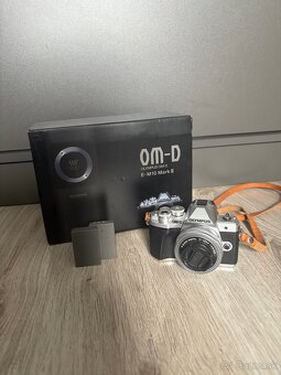 Olympus OM-D E-M10 Mark III - 2