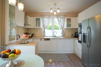 PREDAJ: Moderný, zariadený, 3i poschodový rodinný dom, Rajka - 2