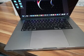 Apple MacBook Pro 16" / M2 Pro / 16GB / 512GB (2023) - 2