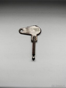 Klúčik do spínačky so znakom - pre zberateľa - 2