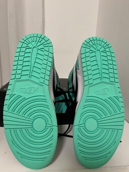 AIR JORDAN 1 RETRO HIGH OG (Green Glow) - 2