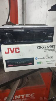 Predám 6 ks autorádií iba spolu, funkčné, 50 eur. - 2