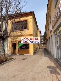 Predaj obchodno administratívna budova Poprad, Námestie Svät - 2