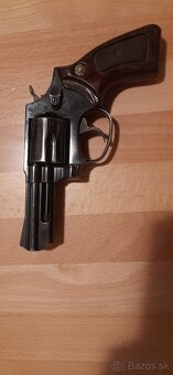 Taurus 38 špeciál - 2