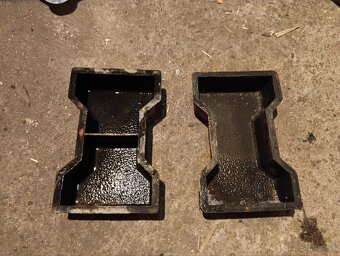 Zámková dlažba (formy) - 2