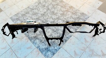 kovový rám palubnej/pristrojovej dosky - 2