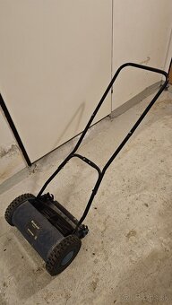 Ručná kosačka na trávu - 2