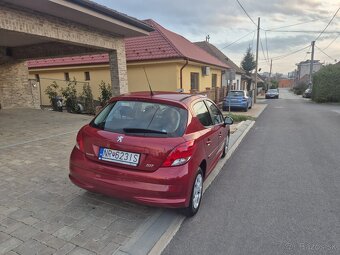 Peugeot 207 1.4 benzín - 2