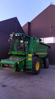 John Deere 9560i WTS 2005 – 5 900 m, 5,5 m žací adaptér - 2