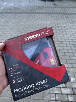 Laserový merač na podlahu a obklady 8 metrov červený - 2