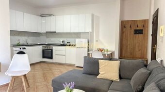 2 izbový apartmán pri mori v Albánsku, 62m2 - 2