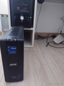 Zalozny zdroj UPS - APC pro 900 - 2