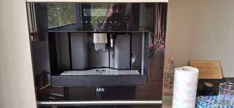 Vstavaný kávovar AEG KKE 8845 00B - 2