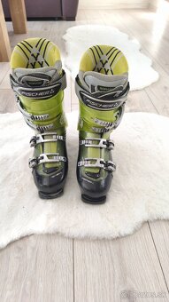 Lyžiarky Fischer. - 2