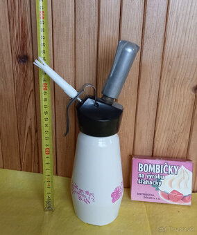 šľahačková fľaša + bombičky - 2