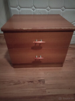 Nočný stolík - 2