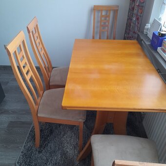 Stol so stolickami - 2