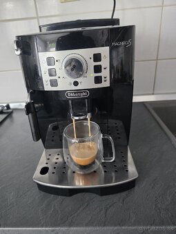 Kavovar Delonghi - 2