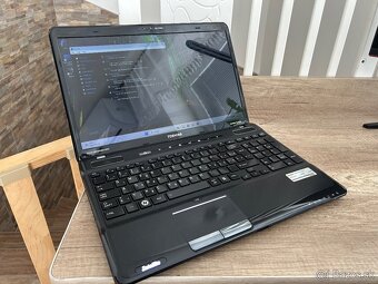 Toshiba Satellite A660 s i7,8gb ram,SSD,nvidia,16"HD lcd - 2