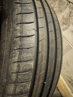 Predám pneu 185/65 R15 - 2